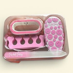 Packed Party Pink Smiley Pedicure Kit